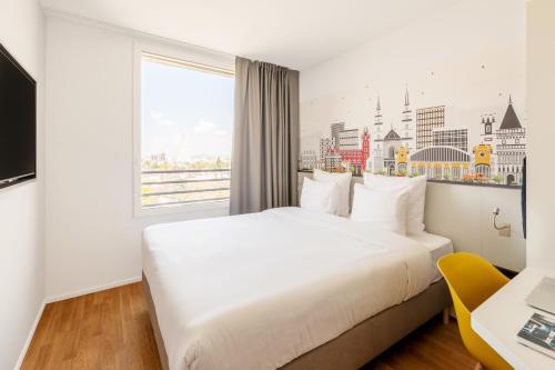 Foto de una habitación de B&amp;amp;B Hotel Basel
