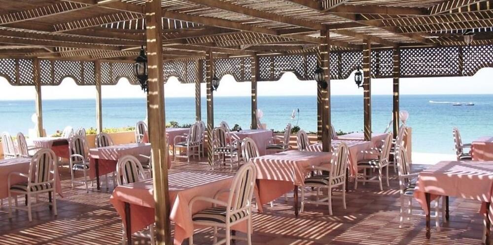 Foto general de Hotel Oasis Marine