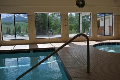 Foto general de Hotel Luxury Inn &amp;amp; Suites