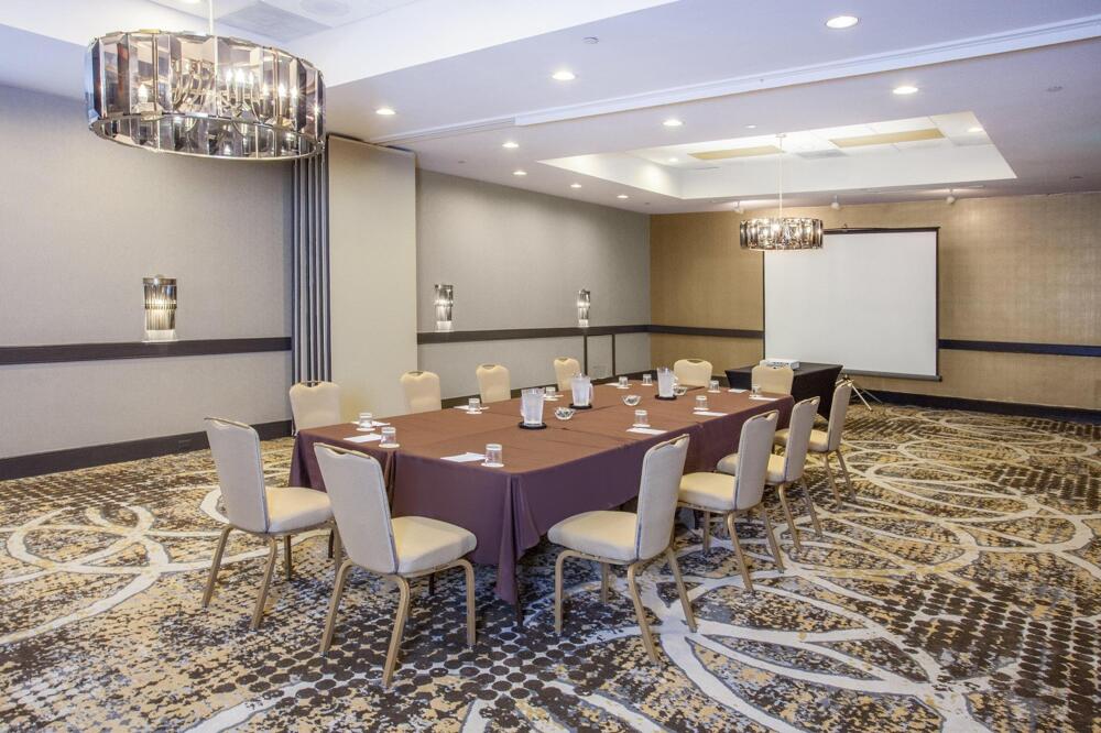 Radisson Hotel Memphis - University, Menfis - Central de Reservas