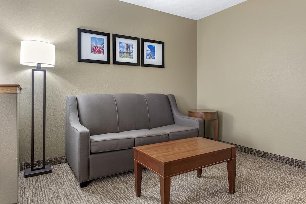 Foto de una habitación de Hotel Comfort Inn &amp;amp; Suites Cincinnati Eastgate