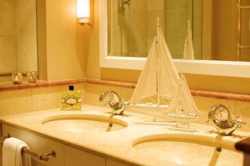 Room – Hotel Yachthafenresidenz Hohe Düne