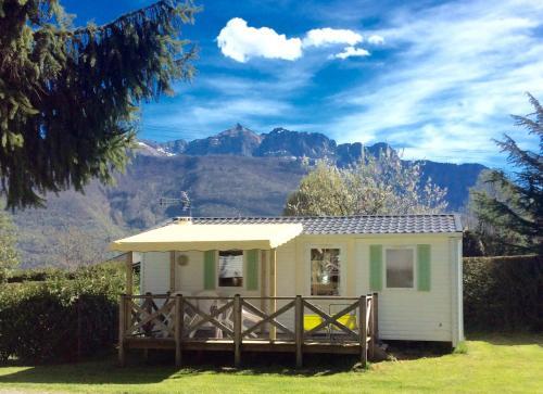 Camping Le Verger Fleuri, Lathuile - Reserving