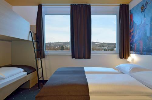 Foto de una habitación de B&amp;amp;B Hotel Landshut