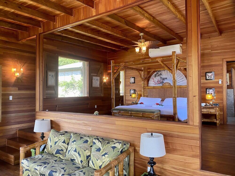 Lodges Dream Valley Belize, Teakettle Village Central de Reservas