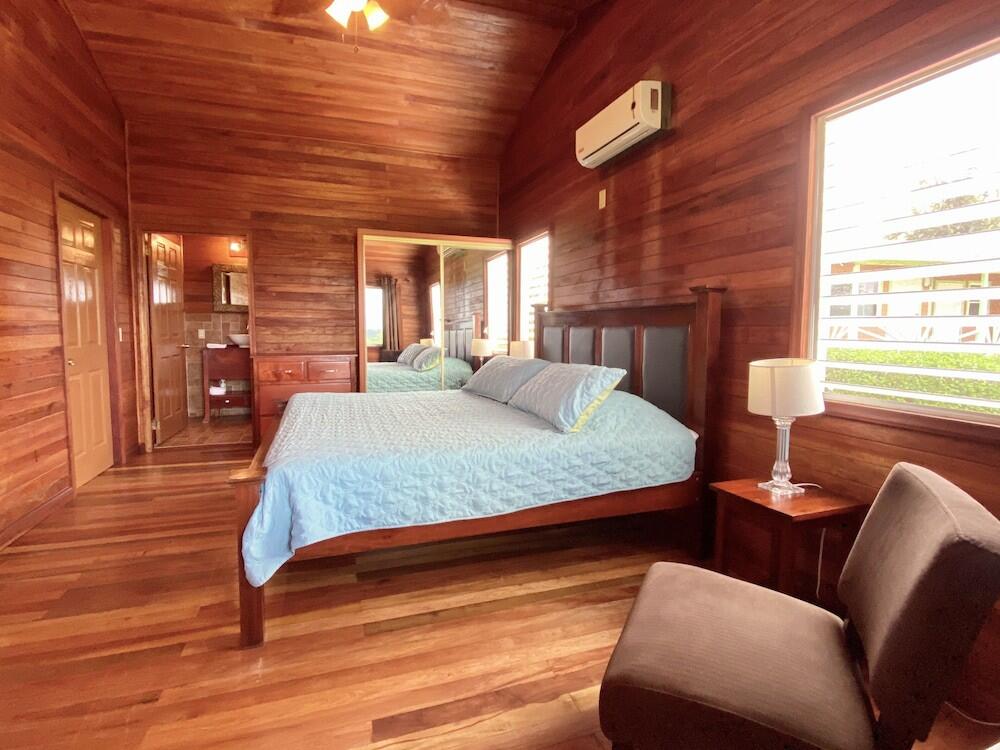 Lodges Dream Valley Belize, Teakettle Village Central de Reservas