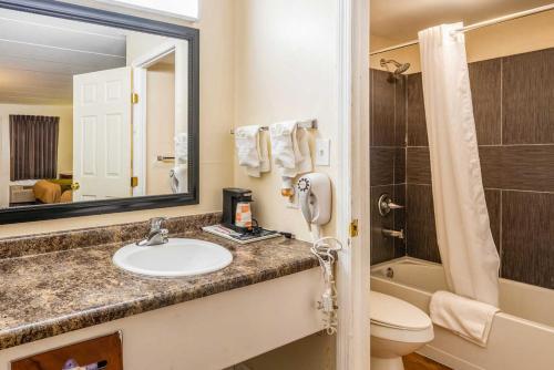 Foto de una habitación de Hotel Econo Lodge Franklin