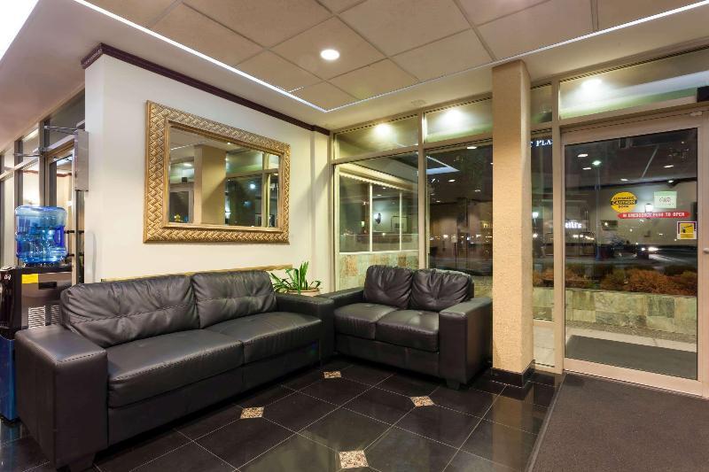 Foto general de Hotel Ramada by Wyndham Vancouver Airport