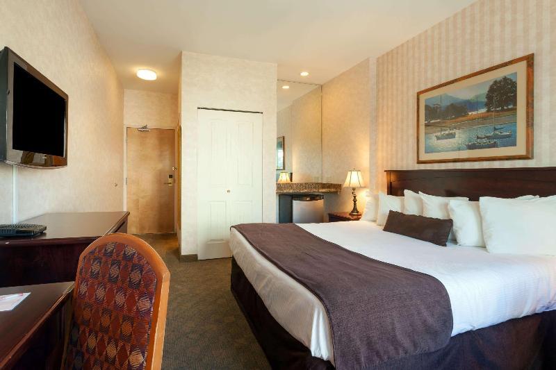 Foto general de Hotel Ramada by Wyndham Vancouver Airport