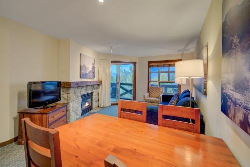 Foto de una habitación de Hotel Blackcomb Springs Suites by CLIQUE