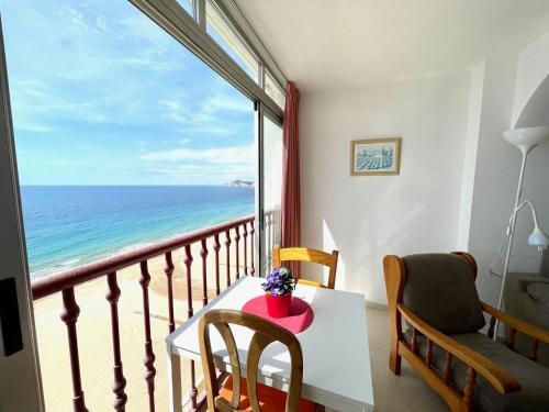 Foto de una habitación de Alquileres Vacacionales Las Damas - Aloturin Benidorm