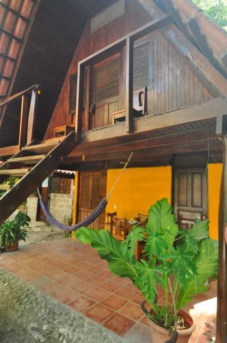Room – Howler Monkey Hotel