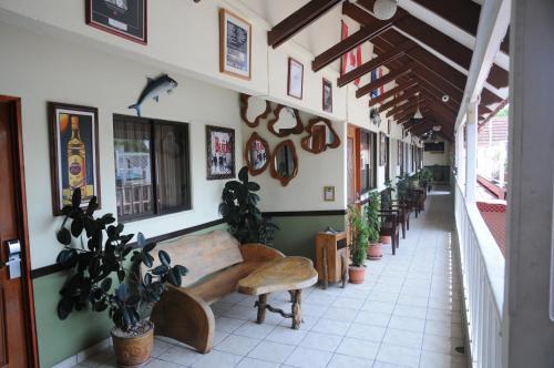 Foto general de Cadillac Rock Beach Hotel