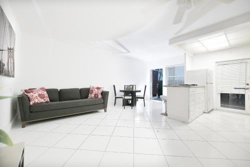 Foto de una habitación de Sofi Beach Apartments