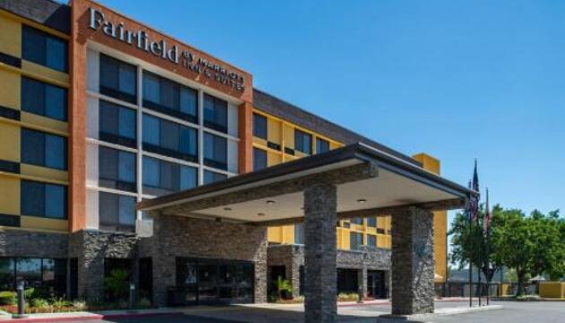 Photo – Fairfield Inn and Suites by Marriott Bakersfield Central