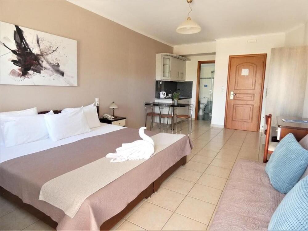 Foto de una habitación de Lazaratos Hotel