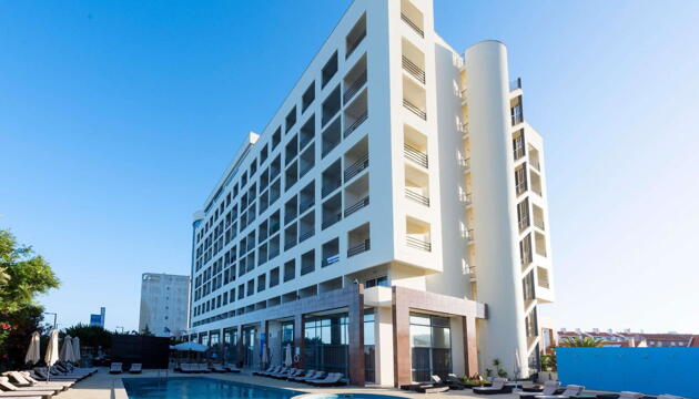 Foto de Hotel TRYP by Wyndham Lisboa Caparica Mar