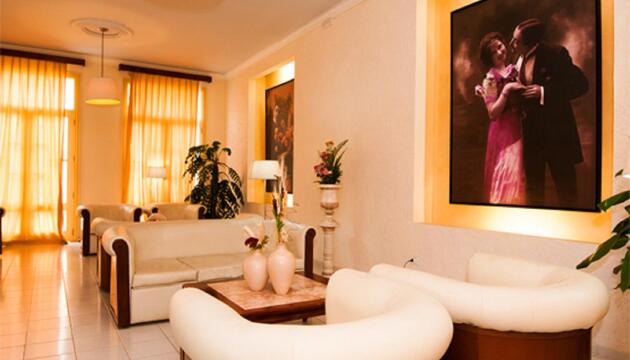 Foto de HOTEL E LA RONDA