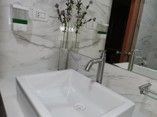 Foto de una habitación de Murano Hotel