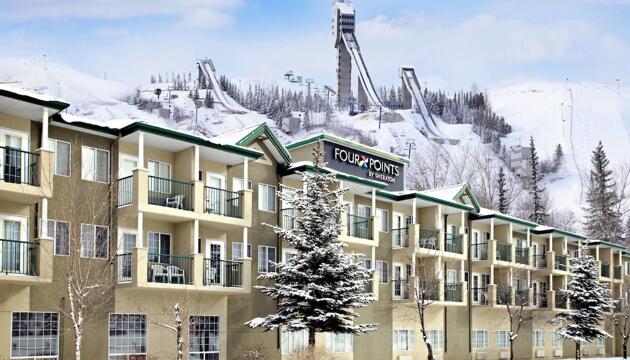 Foto de Four Points by Sheraton Hotel &amp; Suites Calgary West