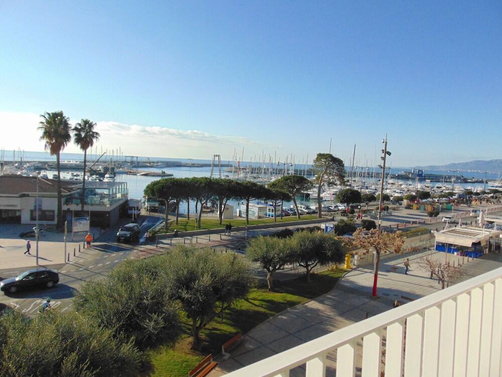 Foto del entorno de Apartaments Voramar