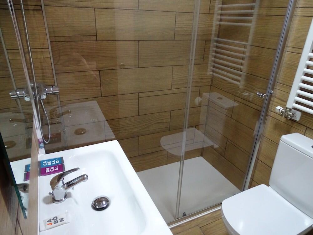Foto del baño de Urban Burgos
