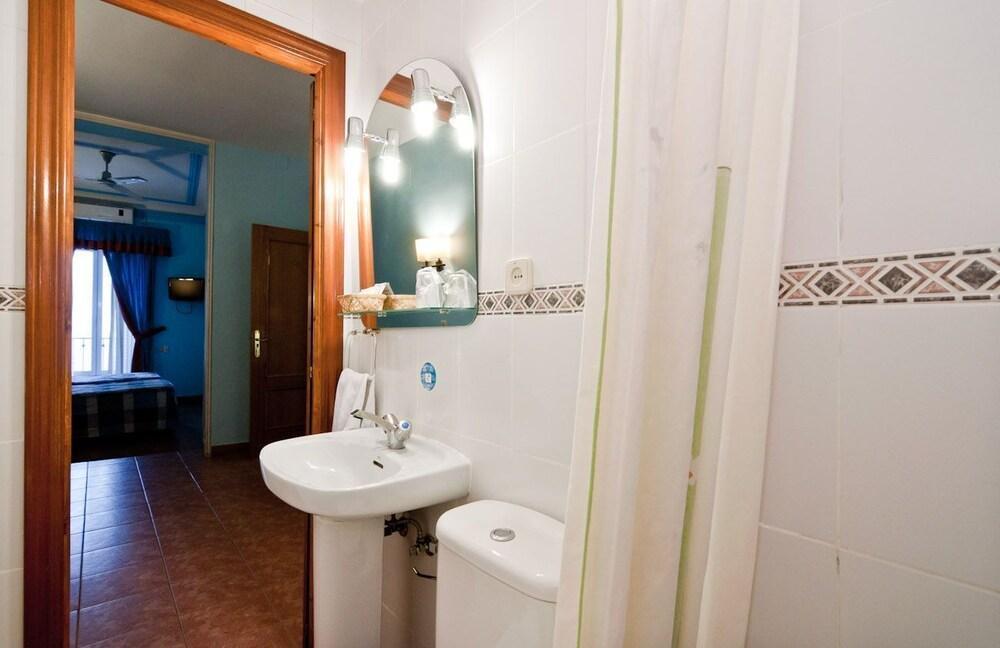 Foto del baño de Hostal Oporto