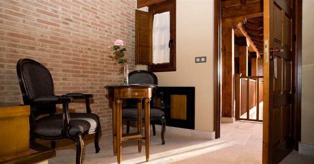 Foto de una habitación de Posada Los Condestables Hotel &amp;amp; Spa