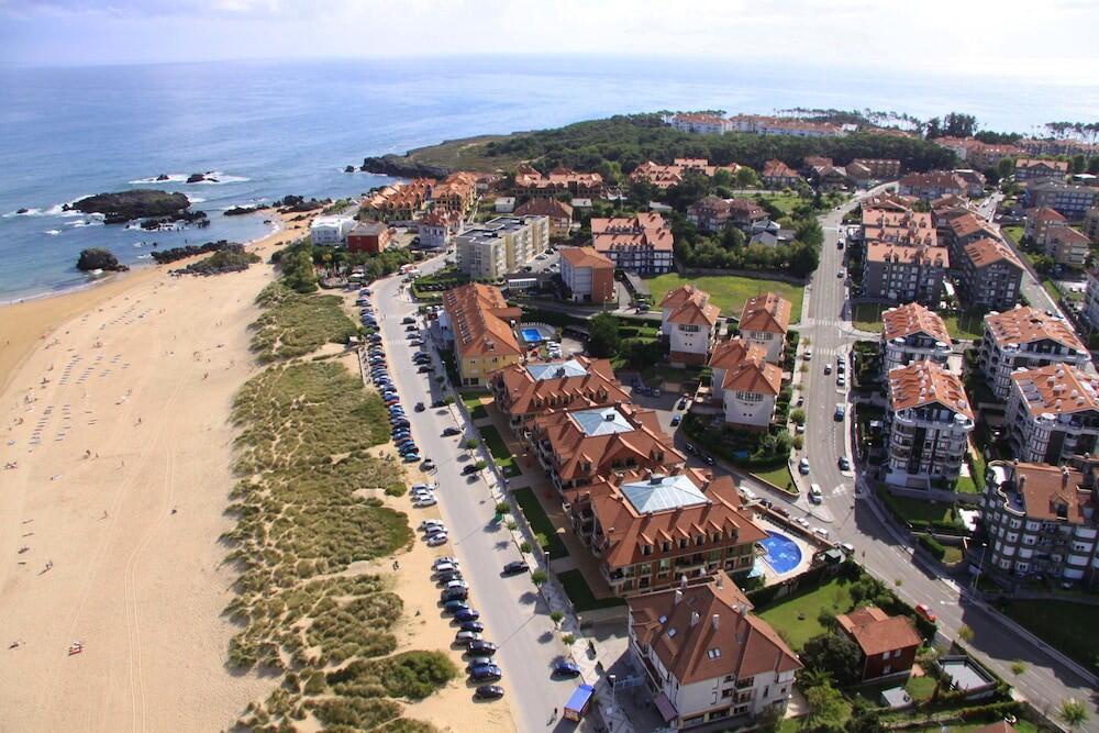 Foto del exterior de Apartamentos Maritimo Ris