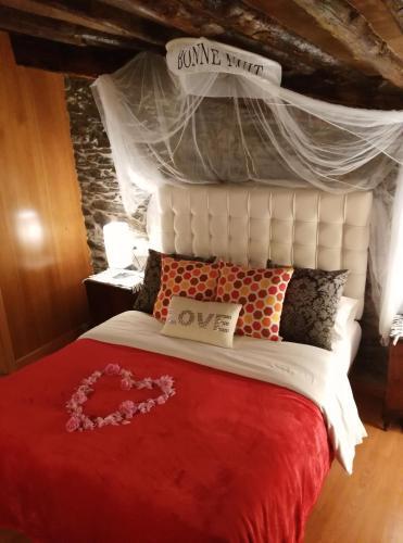 Foto de una habitación de Hotel Masia d&amp;#039;en Valentí