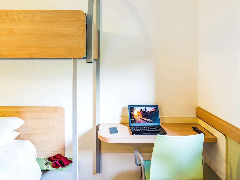 Room – Hotel ibis budget Derby
