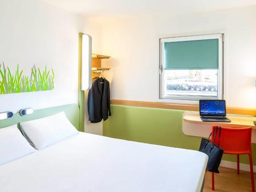 Room – Hotel ibis budget Derby