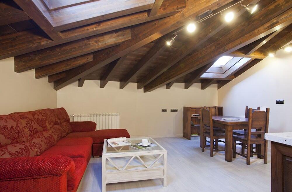 Foto de una habitación de Apartamentos El Aramo Asturias