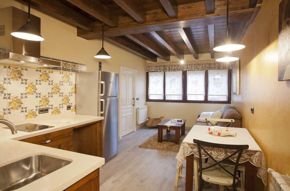 Foto de una habitación de Apartamentos El Aramo Asturias