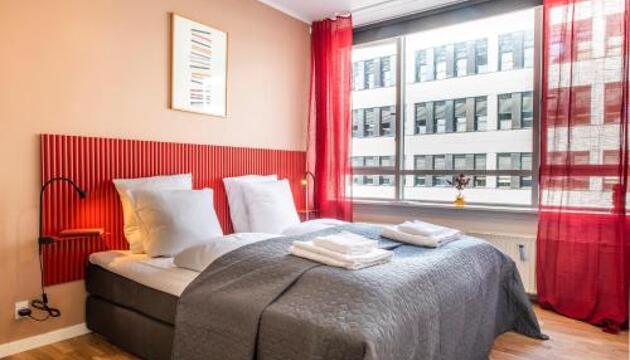 Foto de By the Lakes apartments - Into This Place
