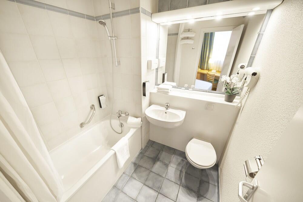 Foto del baño de DC Hotel &amp;amp; Restaurant Brussels South