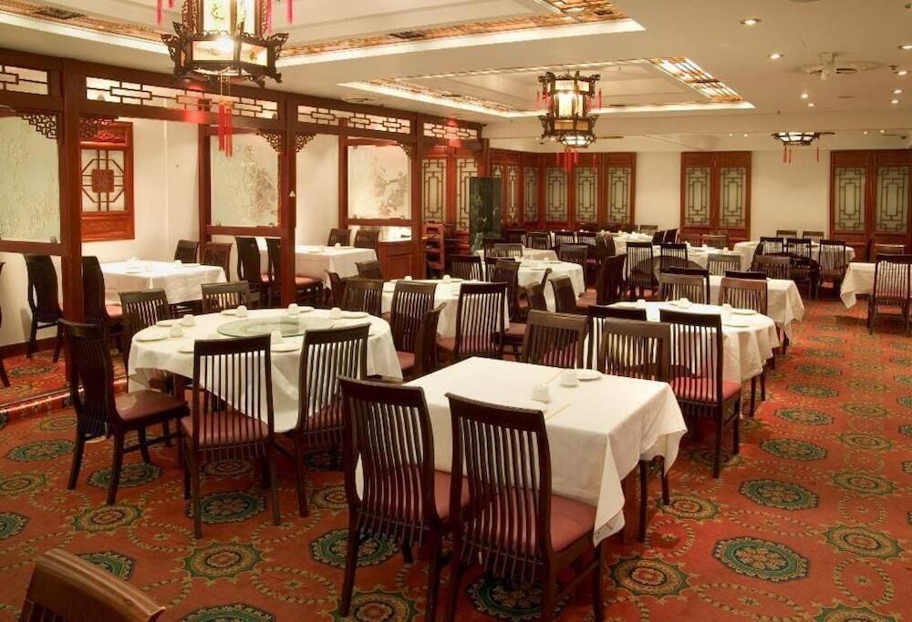 Foto de restauración de Hotel Red Lion Inn and Suites Victoria