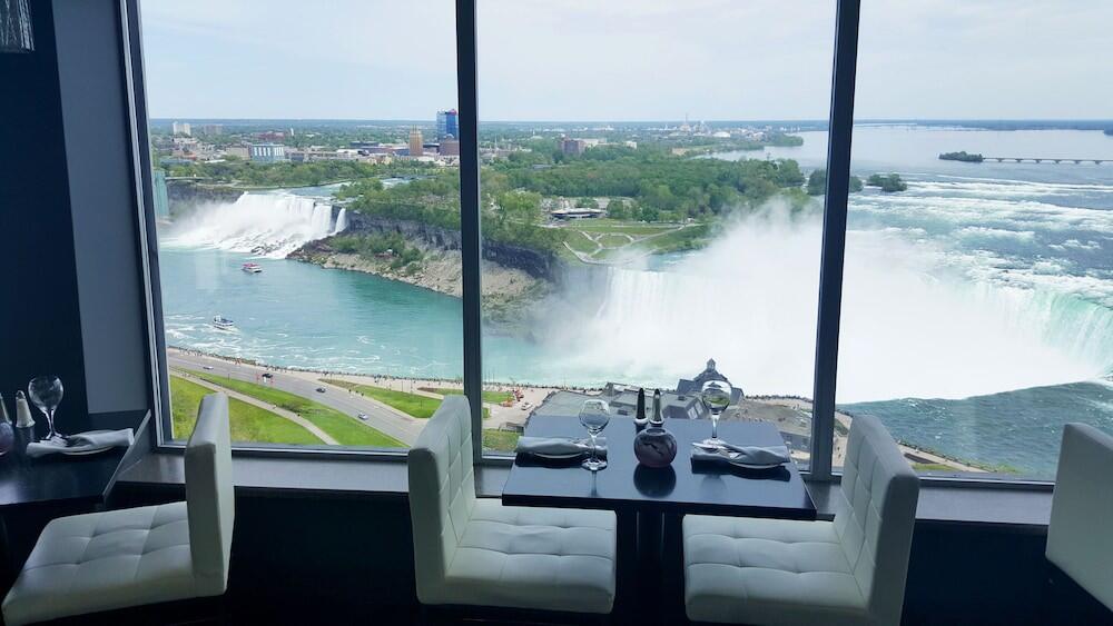 Foto de restauración de Tower Hotel at Fallsview
