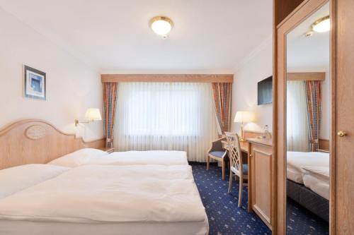 Room – Hotel Alpenroyal