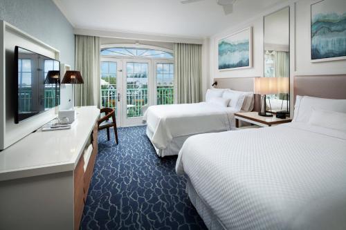 Foto de una habitación de Complejo The Westin Grand Cayman Seven Mile Beach Resort &amp;amp; Spa