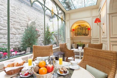 Foto de restauración de Hotel Au Manoir Saint Germain