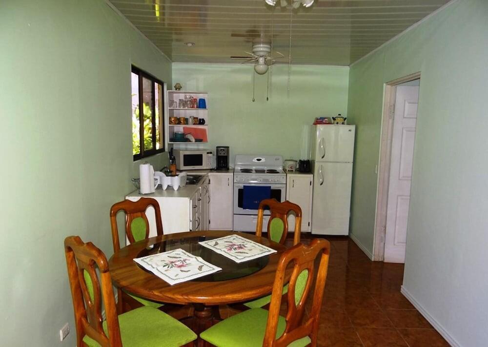 Room – B&amp;amp;B Garden Grecia