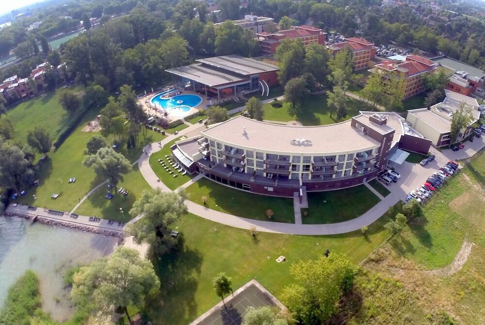 Foto del exterior de Hotel Azúr