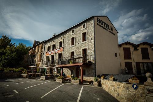 Foto del exterior de Logis Hôtel Restaurant L&amp;#039;ancienne Auberge