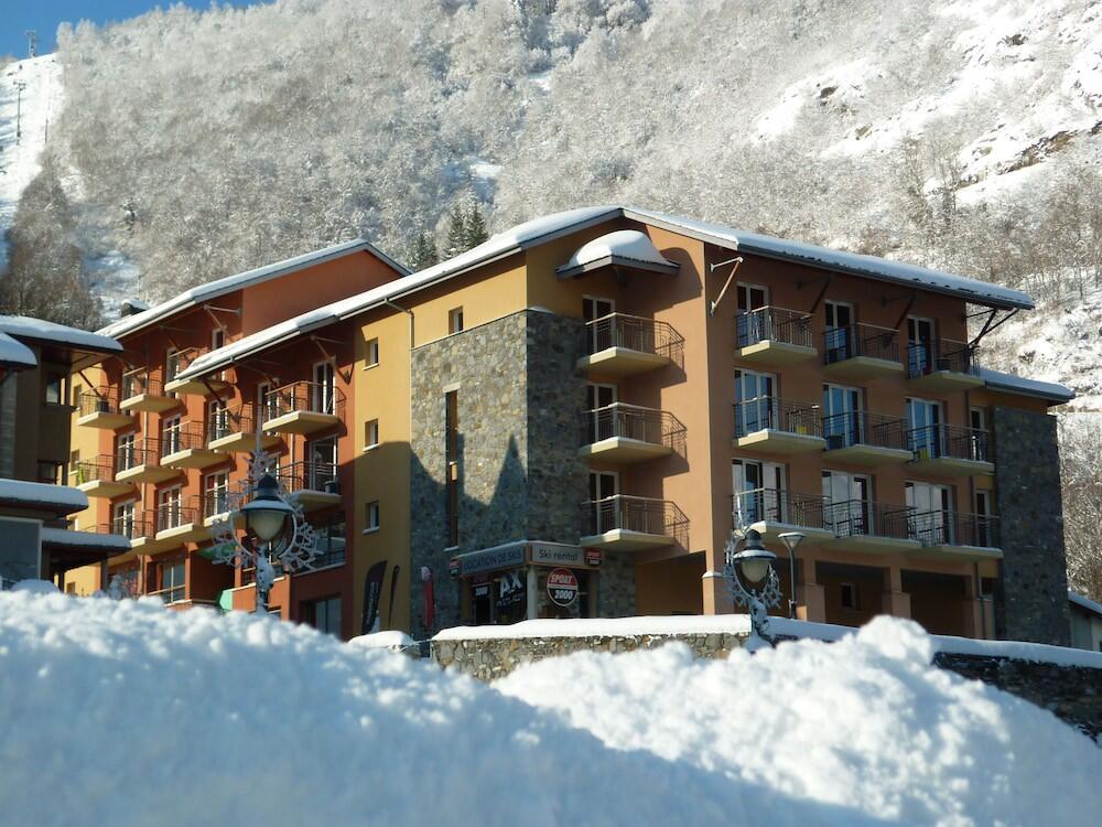 Foto del exterior de Résidence Néméa Les Grands Ax