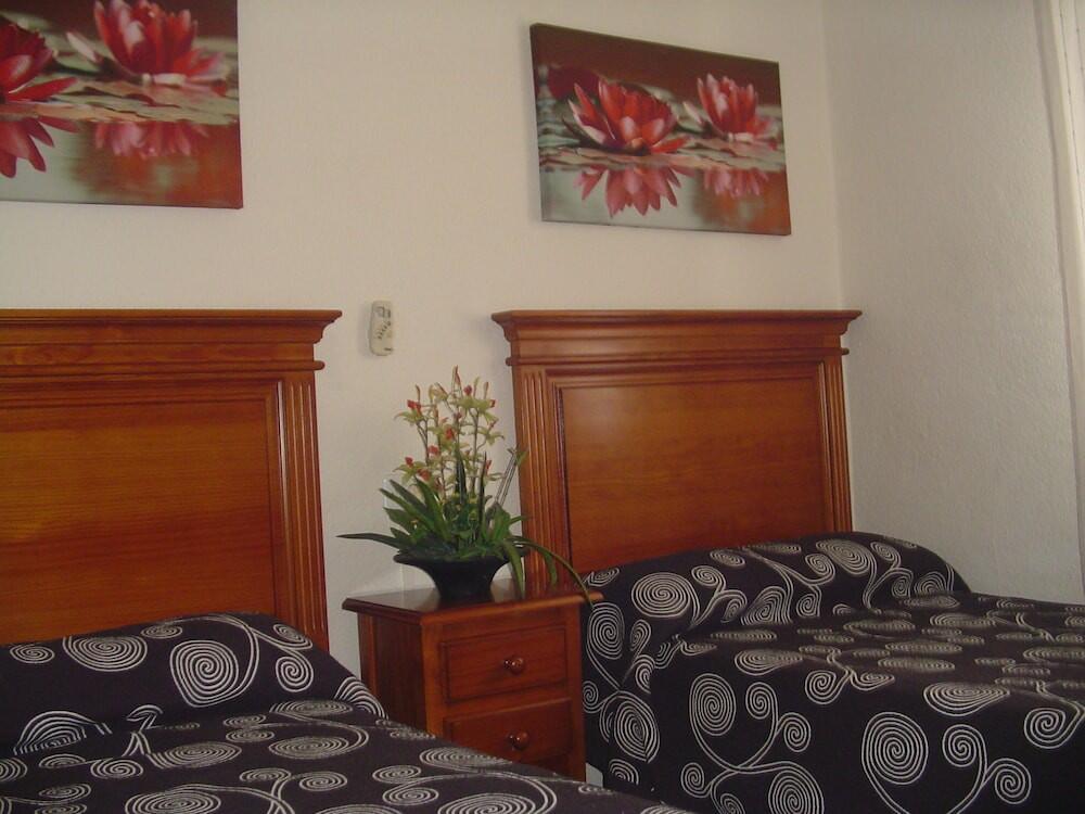 Room – Hostal Cabrera
