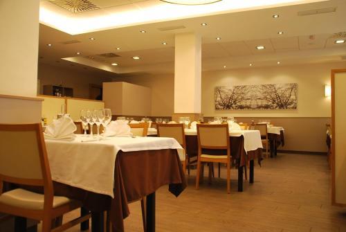 Foto de restauración de Aparthotel Meseguer