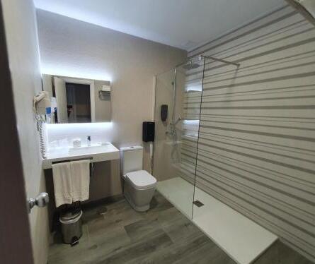 Foto del baño de Hotel Azar