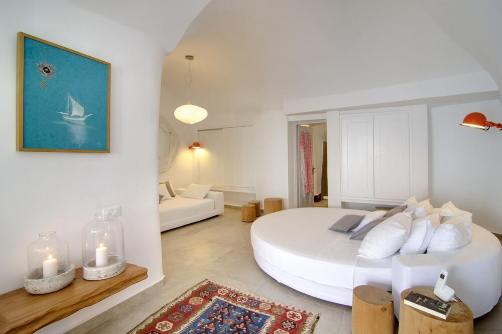 Foto de una habitación de Hotel Santorini Secret Suites &amp;amp; Spa