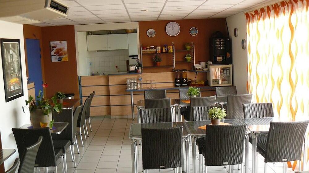 Foto de restauración de Hotel Akena City Chateaurenard